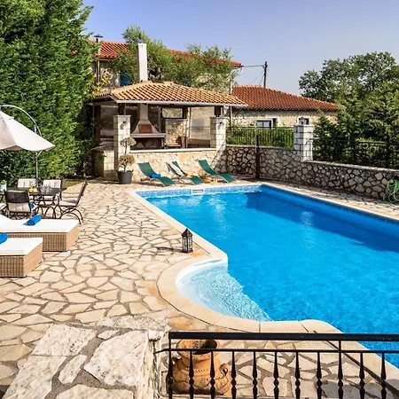 Kavalos Villa *